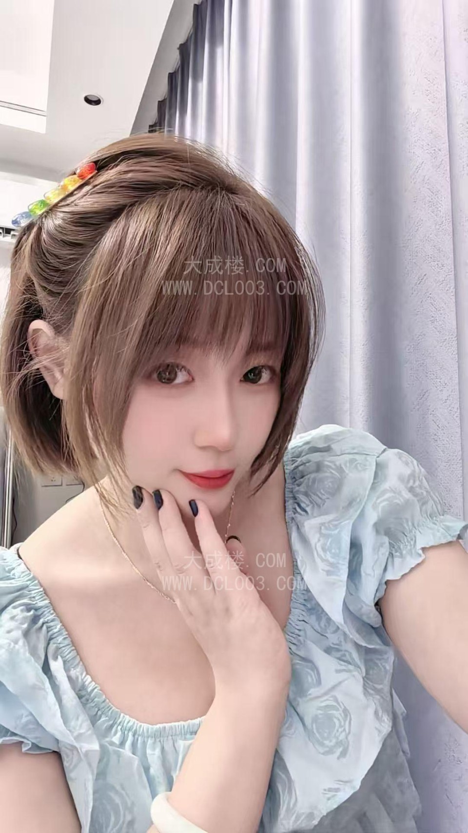 南通港闸短发大胸貌美