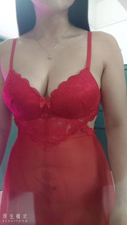 龙岗3张性价比巨乳小姐姐