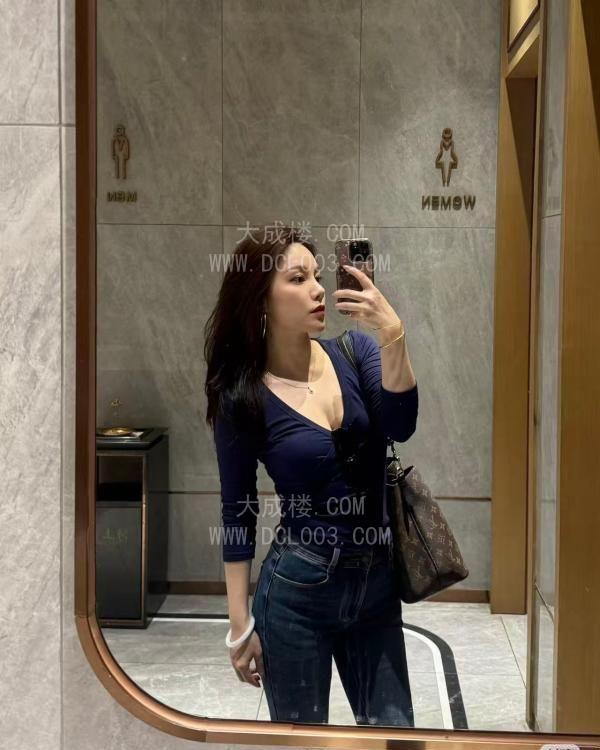 南京口爆美乳翘臀御姐