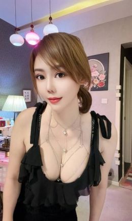 朝阳白嫩性感大胸长腿御姐