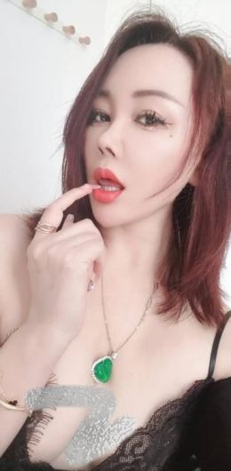 杨浦午休偷情翘臀骚穴