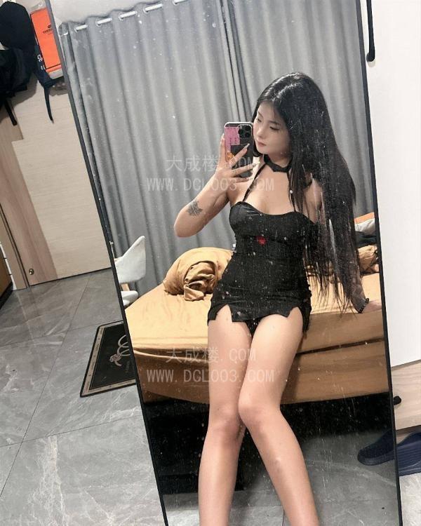 海口童颜大胸嫩妹