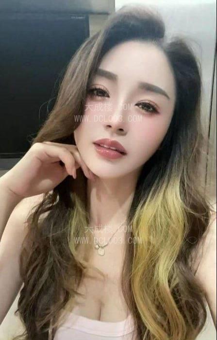 苏州昆山翘臀大奶妩媚少女