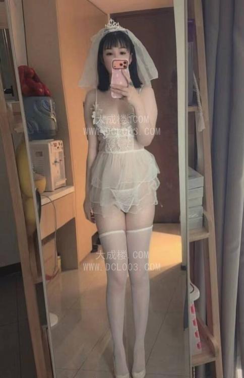 杭州上城服务系蜜桃臀梨子