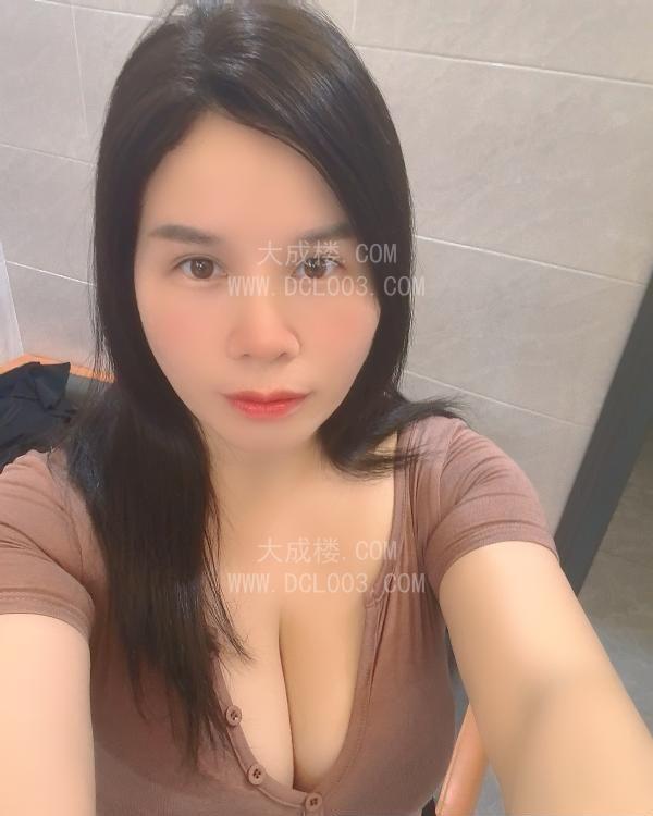 花都美臀骚货少妇