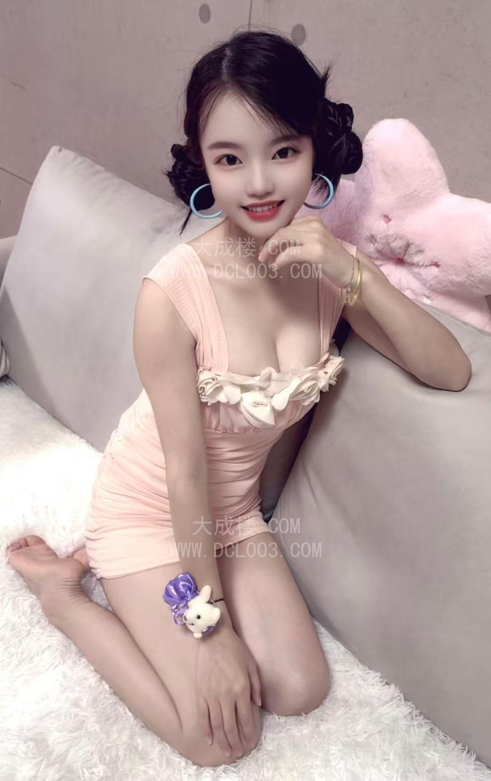 大连俏皮美乳邻家骚妹楚楚