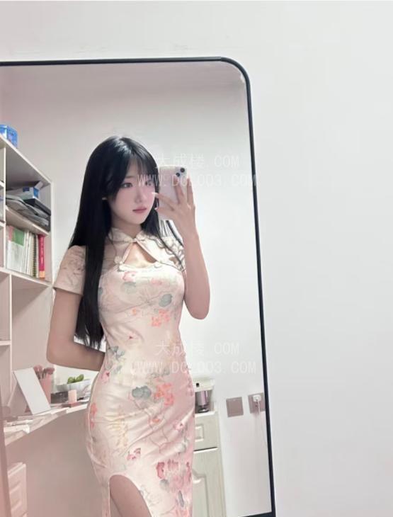 武汉光谷大长腿风骚小姐姐