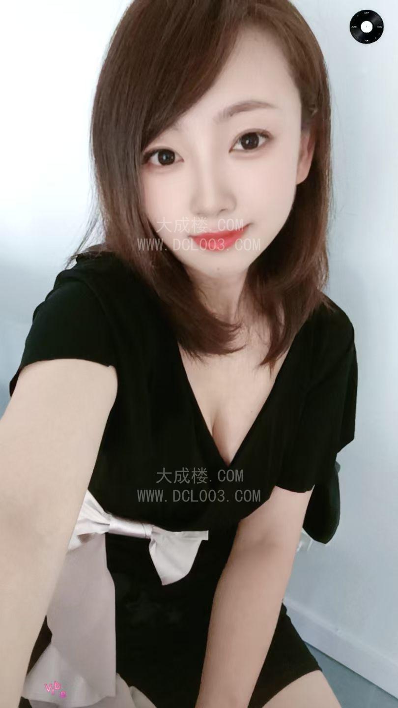 津南娇小可人妹子