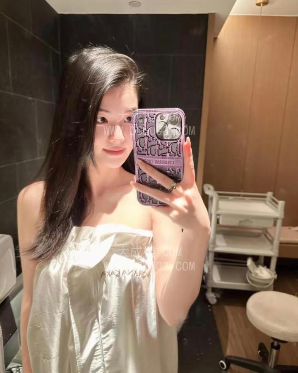 新建区丰满性感少妇