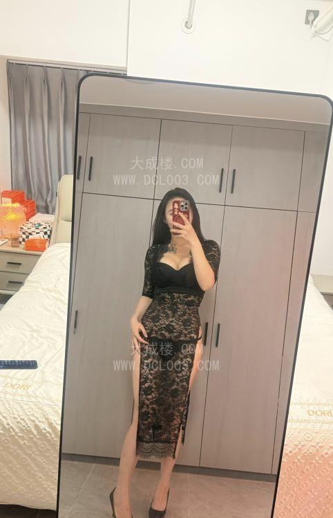 惠城舌吻旗袍骚女