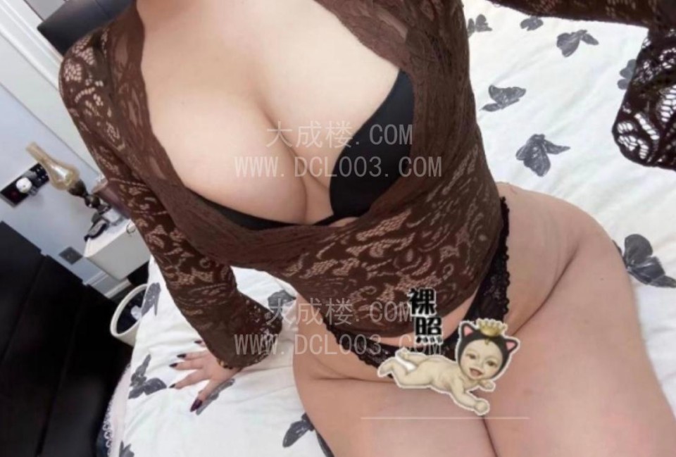 武汉大胸翘臀妹子