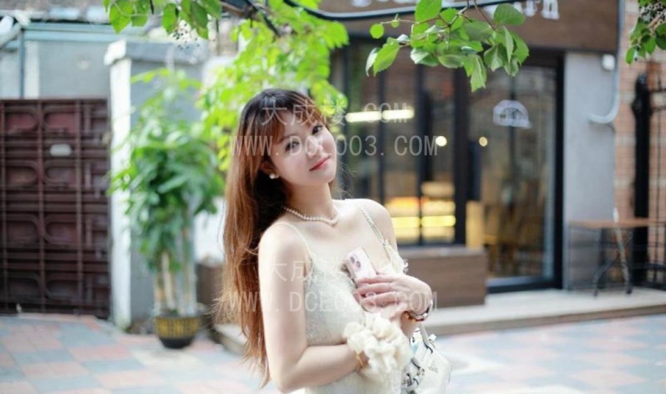 朝阳性感翘臀圆润大奶妹子