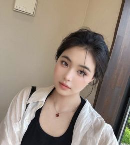 清纯颜值大胸女友