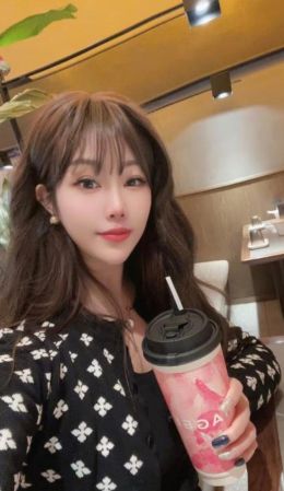 网红脸颜值妹子